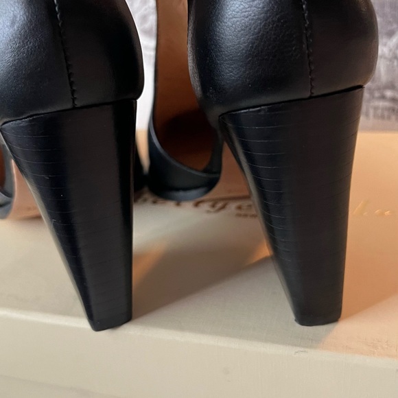 BEUTIFUL BRAND NEW STRAPY HEEL - Picture 6 of 9